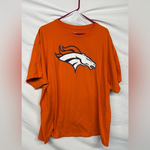 Men’s 2XL NFL Denver Broncos t-shirt (see all pics. b4 purchase) - Picture 1 of 5